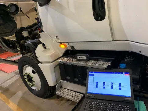 Technician using Jaltest during training